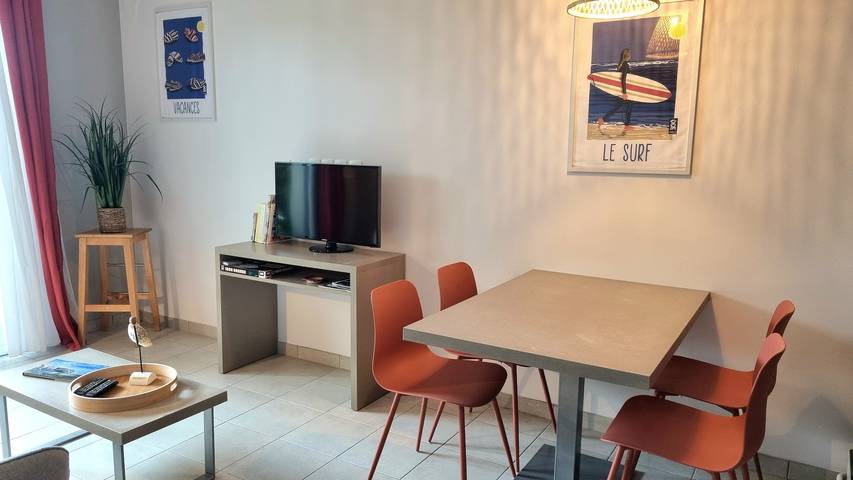 Gîte pour 4 personnes, avec Terrasse ainsi que Jardin et Piscine à Concarneau - 2