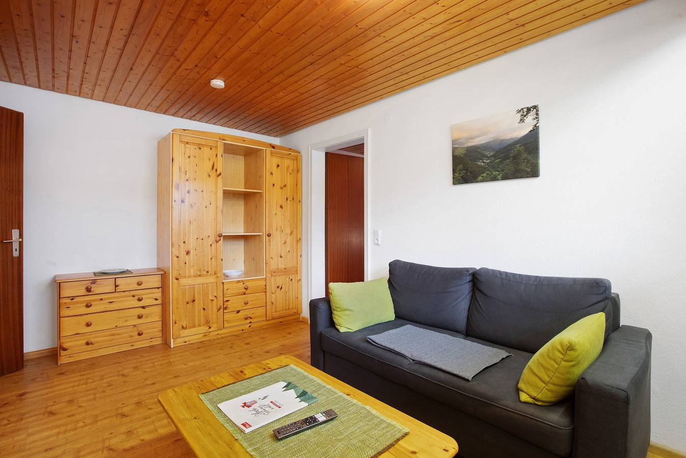 Ganze Wohnung, Haus Kehrwieder Ferienwohnung 4 mit Sonnenbalkon, Bergblick, Hochschwarzwald-Card, Wi-Fi in Todtnauberg (Todtnau), Todtnau