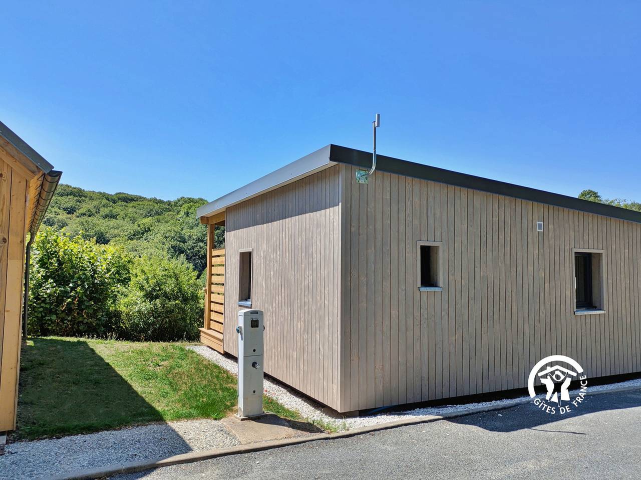 Chalet paisible au Camping de Coupeau pour 4 personnes in Saint-Berthevin, Mayenne