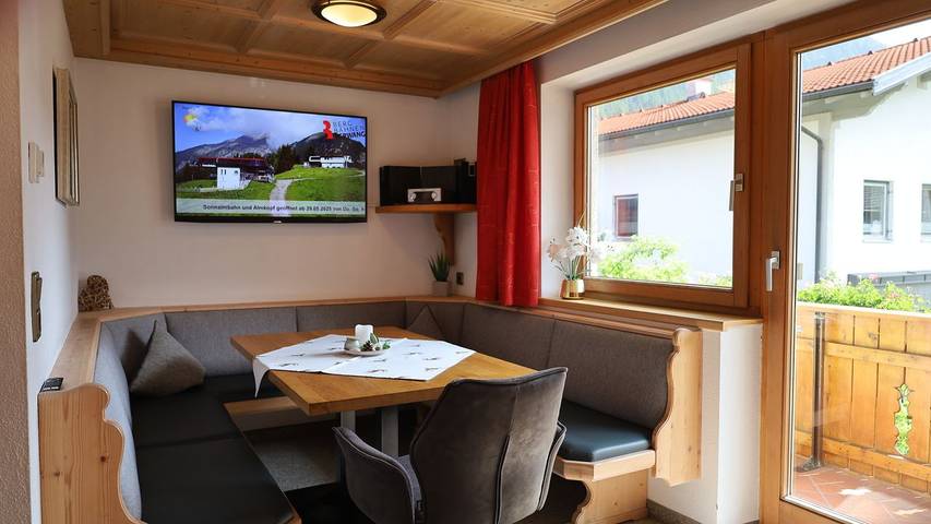 Ferienwohnung für 4 Personen, mit Balkon und Garten in Bichlbach