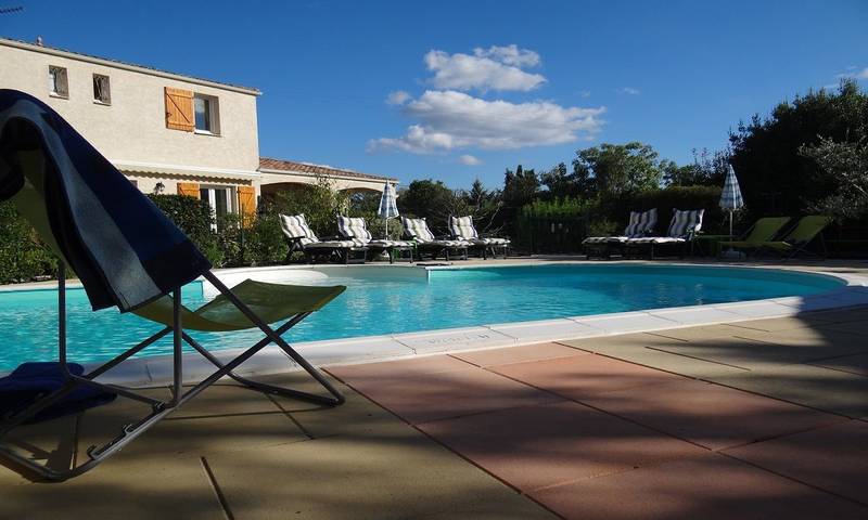 Gîte pour 6 personnes, avec jardin ainsi que piscine et terrasse, animaux acceptés à Notre-Dame-de-Londres