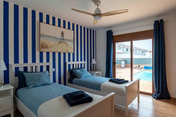 Villa Skawi - Cliffside Retreat in Costa de Antigua, Antigua
