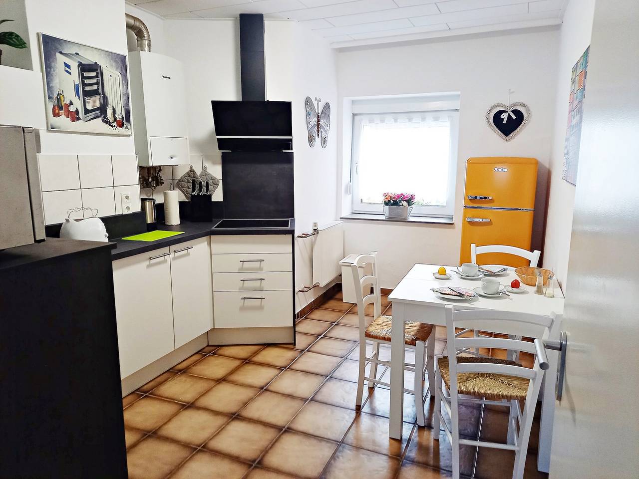 Ganze Wohnung, Ferienwohnung 'Haus Uni Koblenz Wohnung 1' mit Gemeinschaftsterrasse und Wlan in Metternich, Koblenz