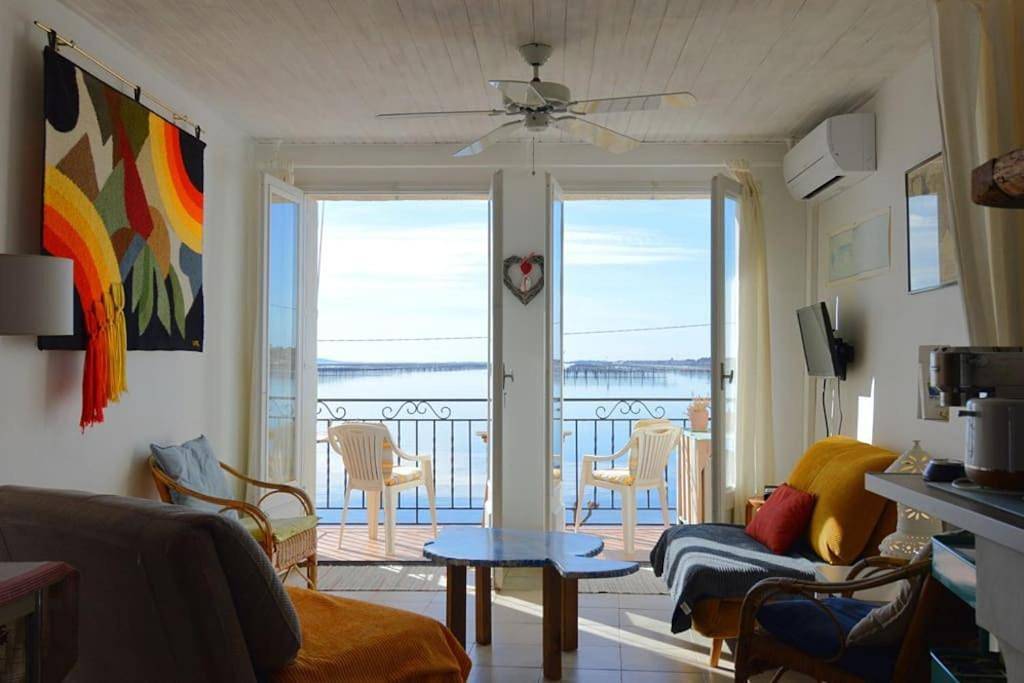 Appartement entier, Apartment with Sea View in Bouzigues, Côte méditerranéenne (France)