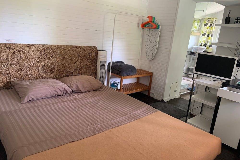 Charming bungalow (San Francisco) , secluded property with pool - beaches nearby in La Garde, Toulon region