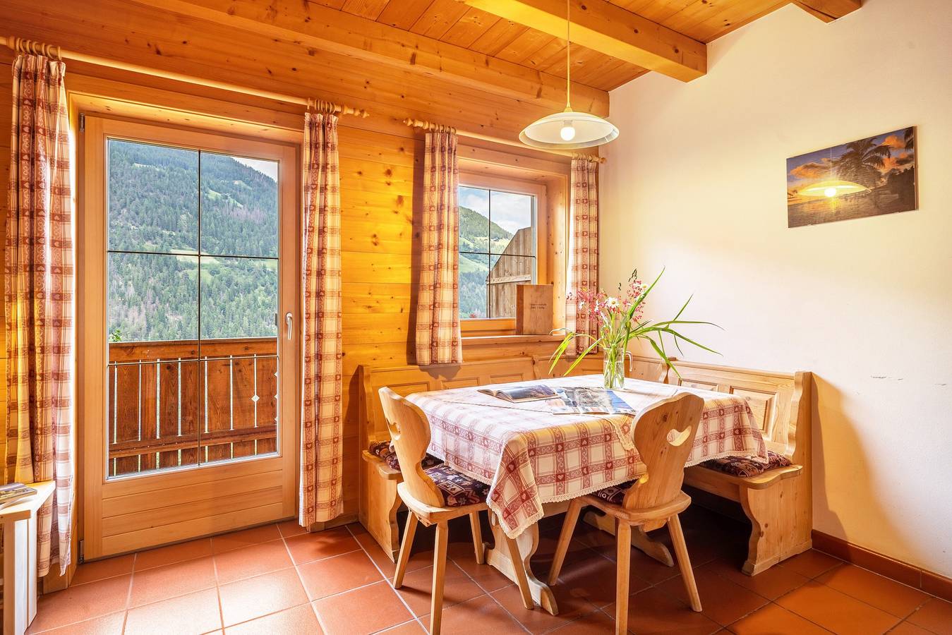 Ganze Wohnung, Ferienwohnung Marschalkhof "Sankt Helena" mit Bergblick, Balkon und Wlan in St. Pankraz, Ortleralpen