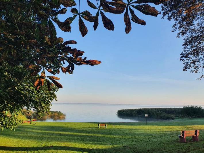 Ferienwohnung für 4 Personen, mit Terrasse und Garten sowie Sauna und Seeblick in Kummerow