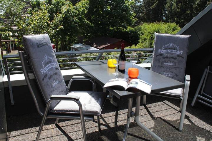 Ganze Wohnung, Gemütliche 4-Zimmer Ferienwohnung mit ca. 79 m², für bis zu 4 Personen. in Wenningstedt, Sylt