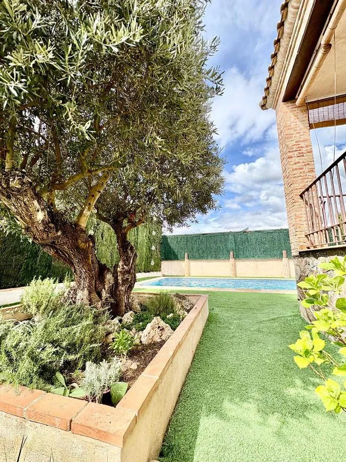 Maison de vacances pour 8 personnes, avec jacuzzi ainsi que jardin et piscine - 1