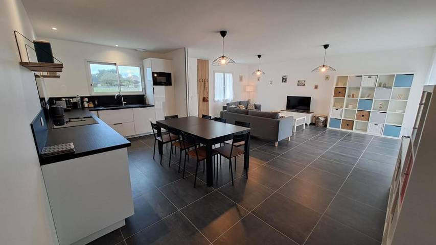 Location de vacances pour 6 personnes, avec jardin et terrasse à Valdivienne