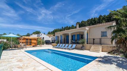 Cottage pour 6 personnes, avec jacuzzi et jardin ainsi que piscine et terrasse à Félines-Minervois