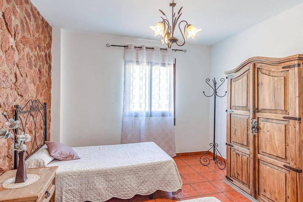 Lovely home in Mecina Bombarón in Mecina Bombarón, Alpujarra de la Sierra