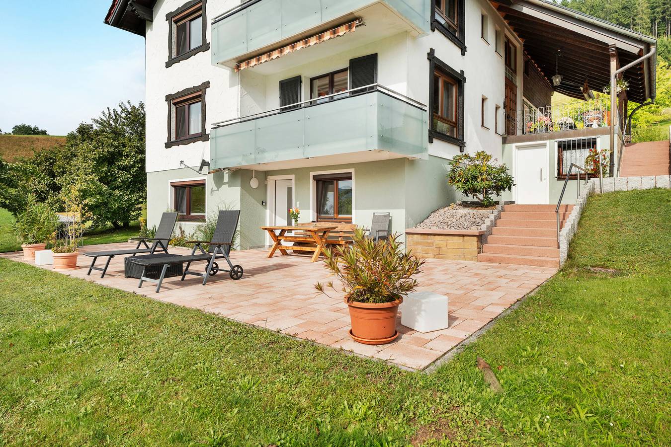 Appartement entier, Appartement 'Weitblick - Haus Sommerberg' avec vue sur les montagnes, terrasse partagée et Wi-Fi in Baiersbronn, Forêt-Noire centrale