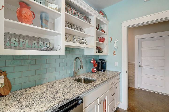 Vacation home for 11 people, with balcony and pool in Port Aransas