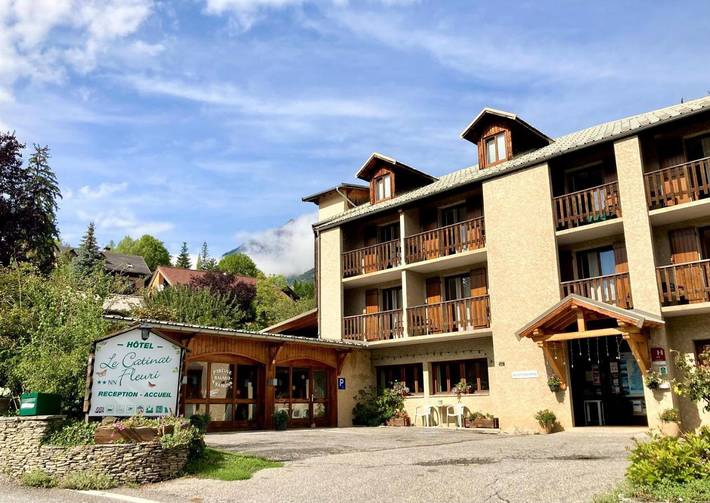 Hôtel pour 2 personnes, avec Balcon et Terrasse ainsi que Jacuzzi et Jardin