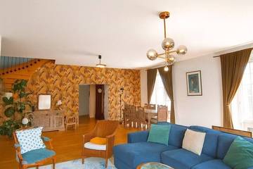 Gîte pour 9 personnes, avec jardin à Saint-Cyr-sur-Loire