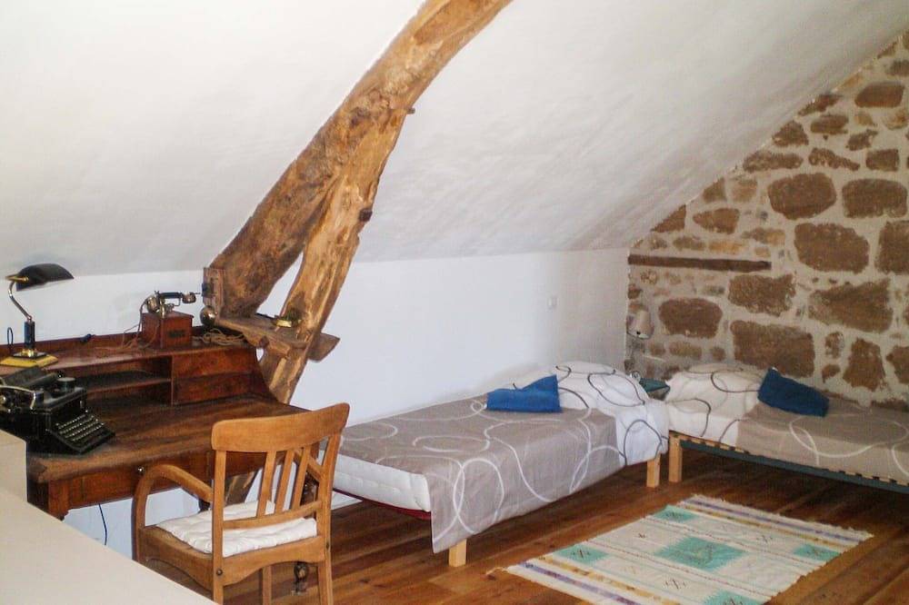 Gîte de 80 m² climatisé, dans ancien corps de ferme,  classé 4 *, pour 4 pers, in Branceilles, Région de Brive-la-Gaillarde