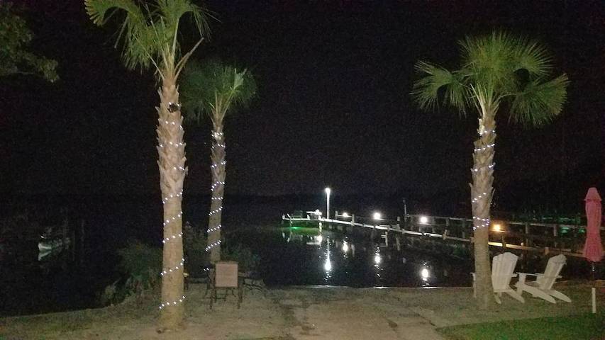 Vacation rental for 19 people, with yard, with pets in Lake Marion