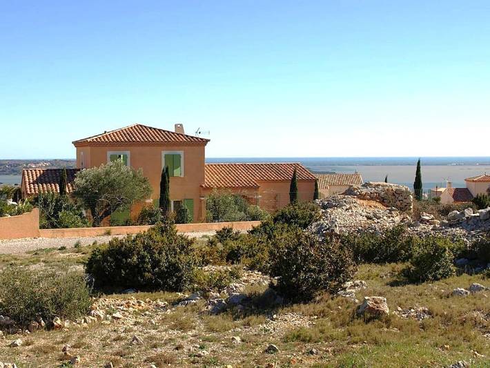 Gîte pour 8 personnes, avec Terrasse et Jardin ainsi que Piscine et Vue