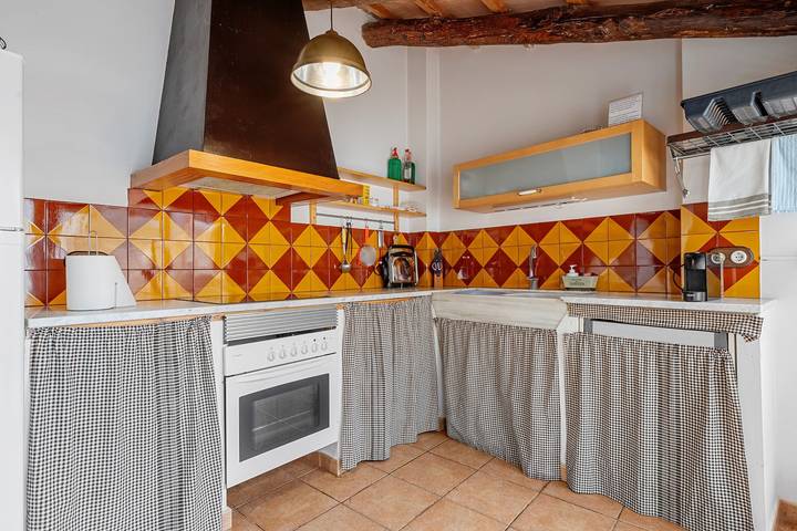 Casa rural 'Antic Forn De Paüls' con vistas a la montaña, Wi-Fi y aire acondicionado in Pauls, Tierras del Ebro