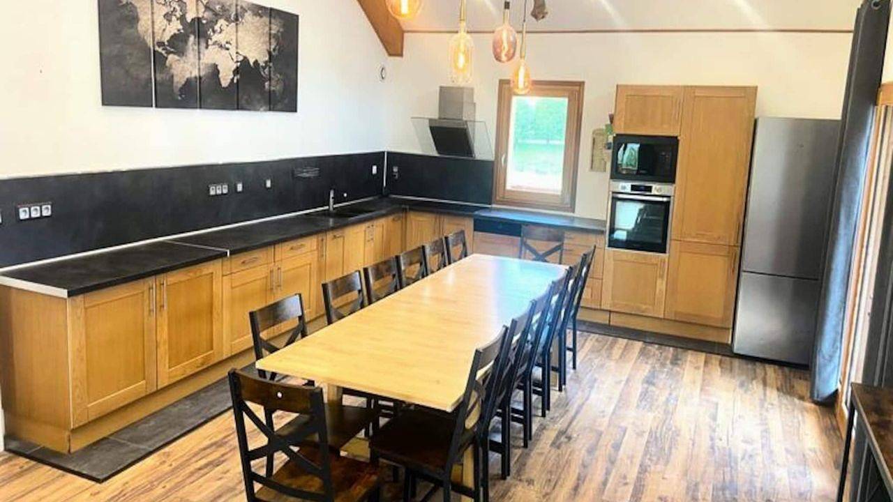 Entire holiday apartment, Ferienwohnung für 14 Personen (220 m²) in Saint-Jean-de-Maurienne in Saint-Jean-de-Maurienne, Saint-Jean-de-Maurienne region