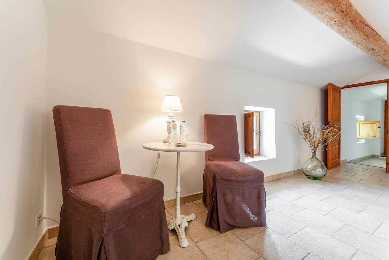 Chambre d’hôtes « Chambre Au Levant » avec terrasse partagée, Wi-Fi et climatisation in Violès, Vaucluse
