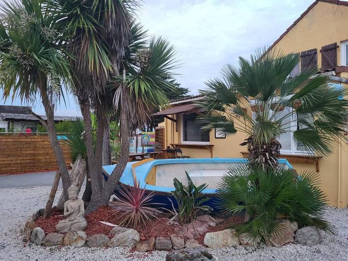 Camping pour 2 personnes, avec Terrasse et Piscine