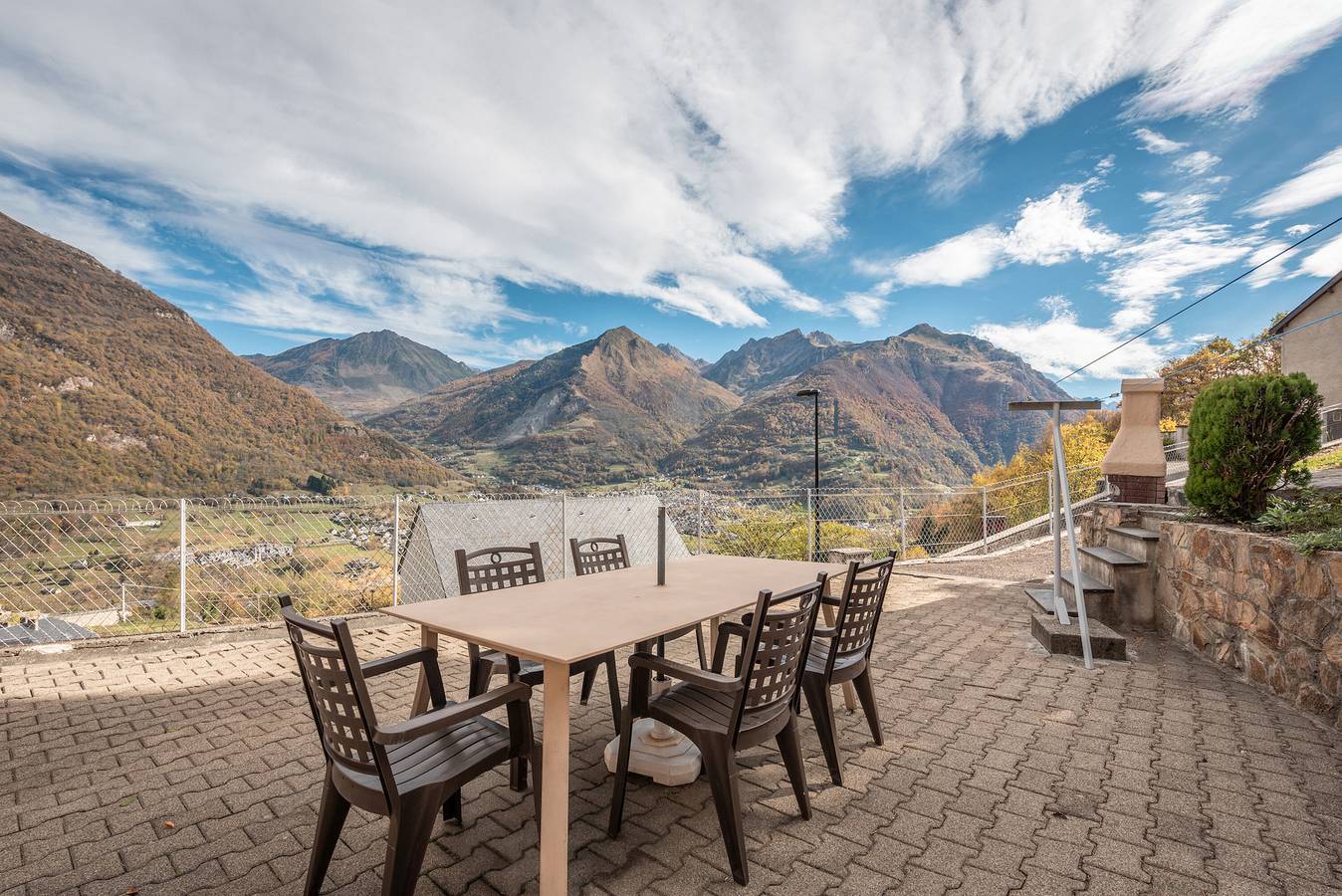 Ferienhaus 'Gary Loup' mit Bergblick, privater Terrasse und Wlan in Sazos, Nationalpark Pyrenäen
