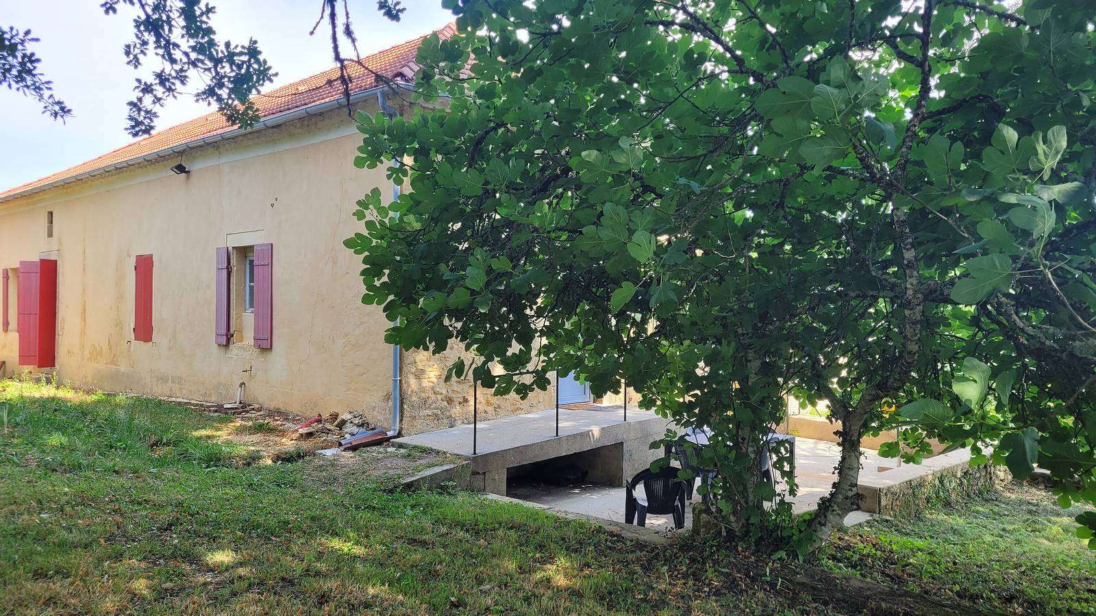 Maison Tiny Bwa - Séjour au calme dans une charmante maison en pierre avec piscine et nature in Saint-Cernin-de-l'Herm, Périgord Noir