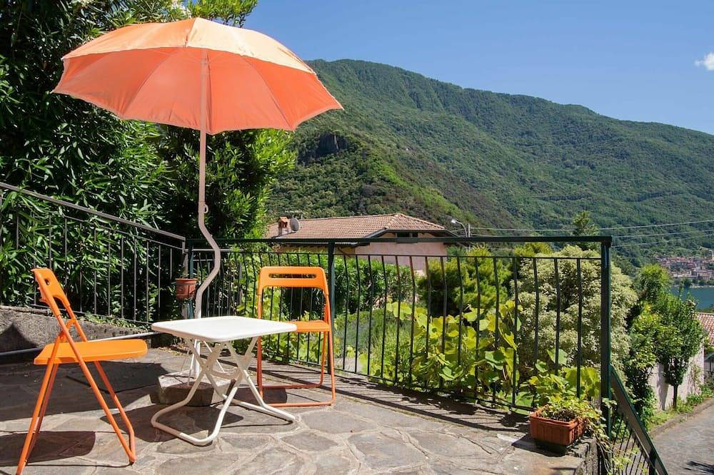 Atemberaubendes alleinstehendes Ferienhaus für 3 Gäste mit  W-Lan, Tv, Terrasse und Parkplatz in Olgiasca, Colico