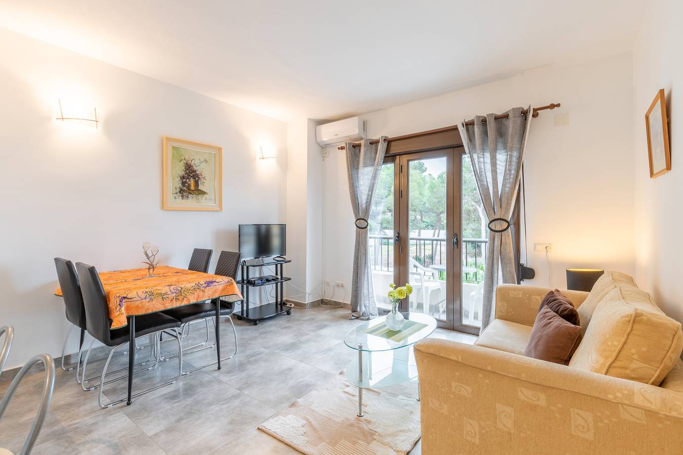 Apartamento entero, Apartamento 'Tosca Mar 520' con piscina privada, Wi-Fi y aire acondicionado in Teulada, Costa Blanca