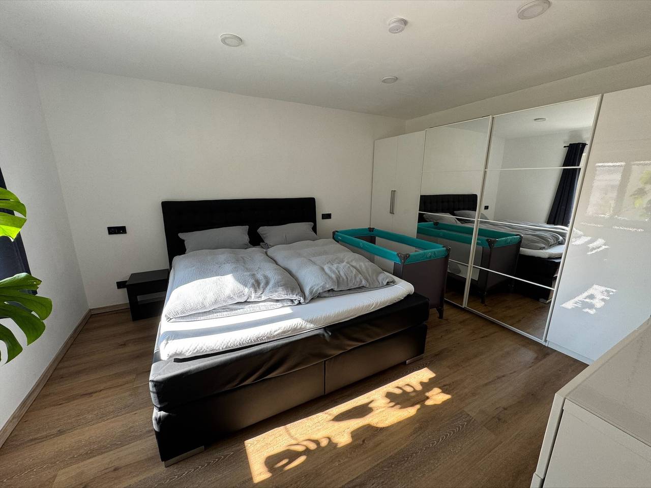 Ganze Wohnung, Ferienwohnung 'Am Biohof' mit privater Terrasse und Wi-Fi in Mengkofen, Ostbayern