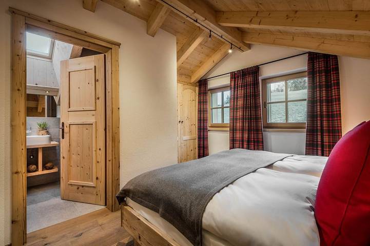 Ferienhaus für 14 Personen, mit Garten und Terrasse sowie Sauna und Whirlpool in Wengen (Italien)