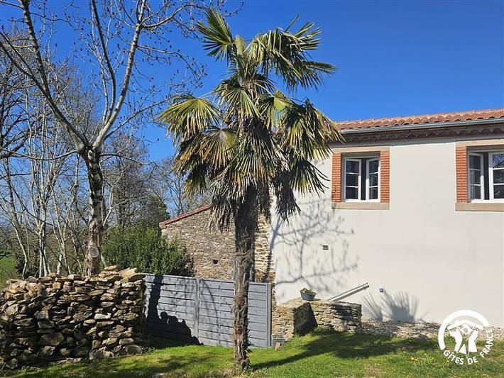 Gîte pour 4 personnes, avec jardin à Andouque - 2
