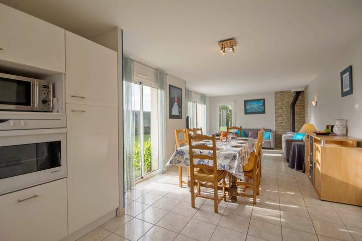 Gîte pour 8 personnes, avec Terrasse et Jardin dans Kerhillio - 4
