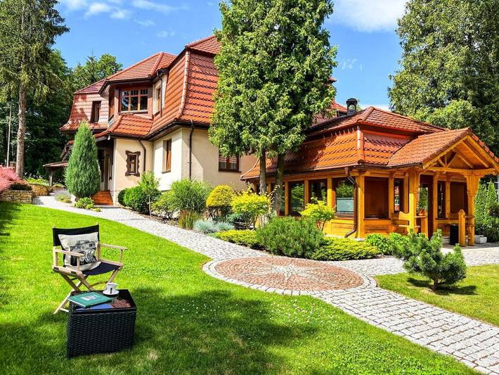 Apartament wakacyjny dla 2 osób, z widok i sauna oraz ogród, zwierzęta dozwolone w Polanica Zdrój