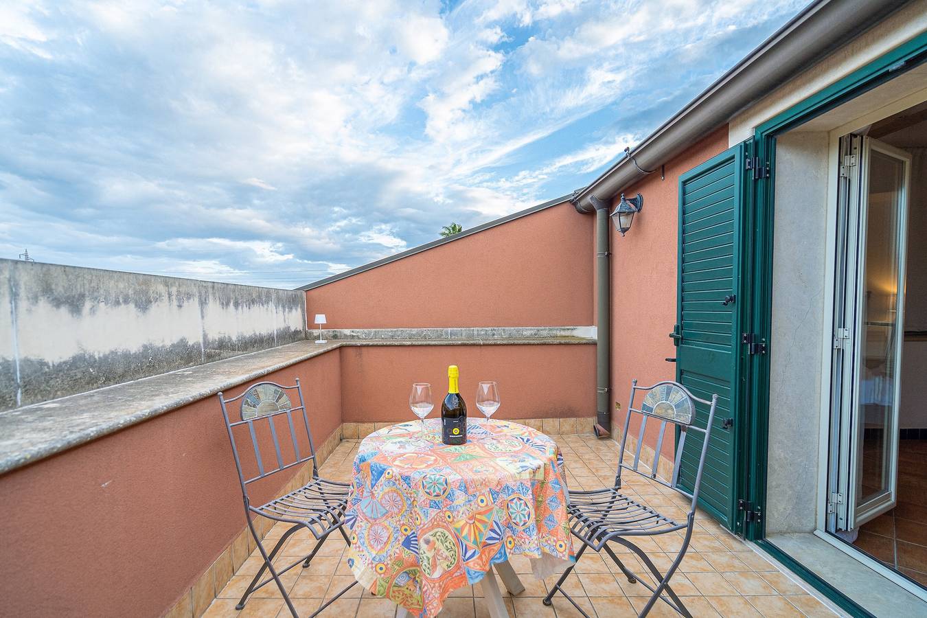 Camera "Cabernet R12" con piscina condivisa, Wi-Fi e aria condizionata in Siracusa, Siracusa e dintorni