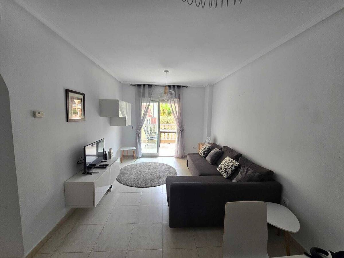 Entire apartment, Stunning ground floor 2 bed apartment With terrace in Pueblo Patricia, Los Alcázares