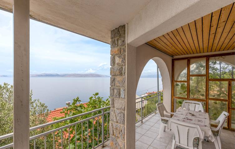 Ganze Ferienwohnung, Apartment am Meer mit WLAN, Terrasse und Parkplatz – 700 m zum Strand in Sveti Juraj, Naturpark Velebit