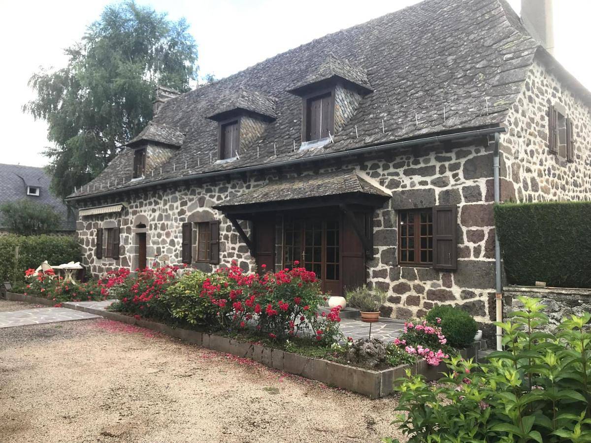 Three-Bedroom House in Brommat, Aveyron