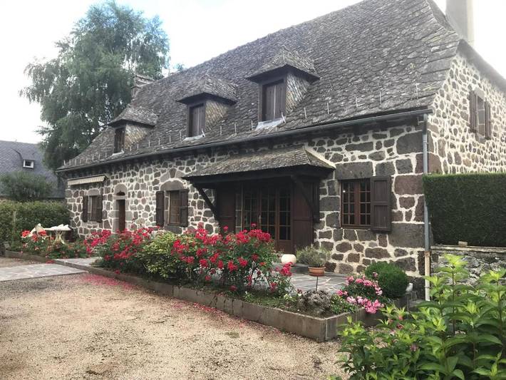 Location de vacances pour 8 personnes, avec Terrasse à Brommat