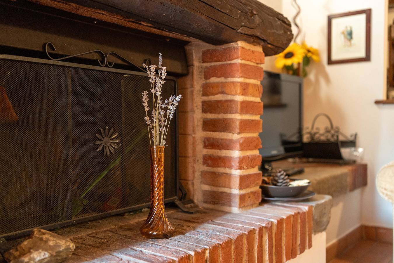 Apartamento entero, Apartamento vacacional "Monastero" con vistas a la montaña, piscina compartida y Wi-Fi in Metelliano, Provincia de Arezzo
