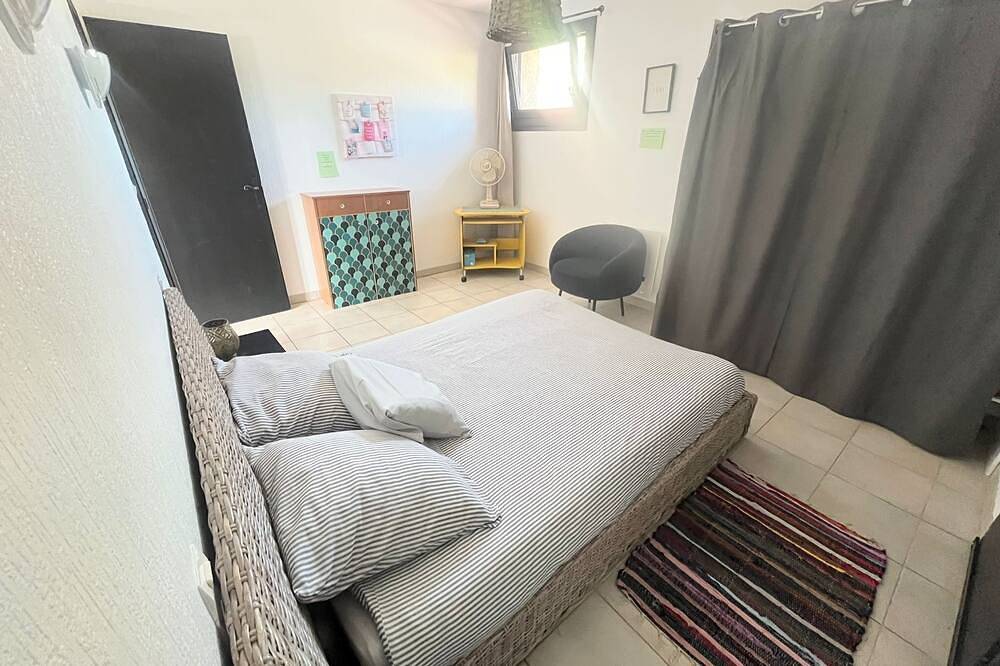 Apartamento entero, Rent large and beautiful 3-star apartment Lavelanet in Lavelanet, Ariège