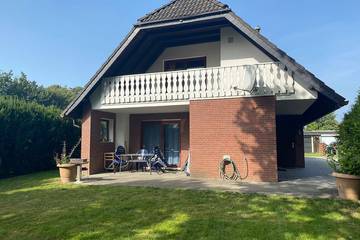 Ferienhaus für 6 Personen, mit Terrasse und Garten in Jade