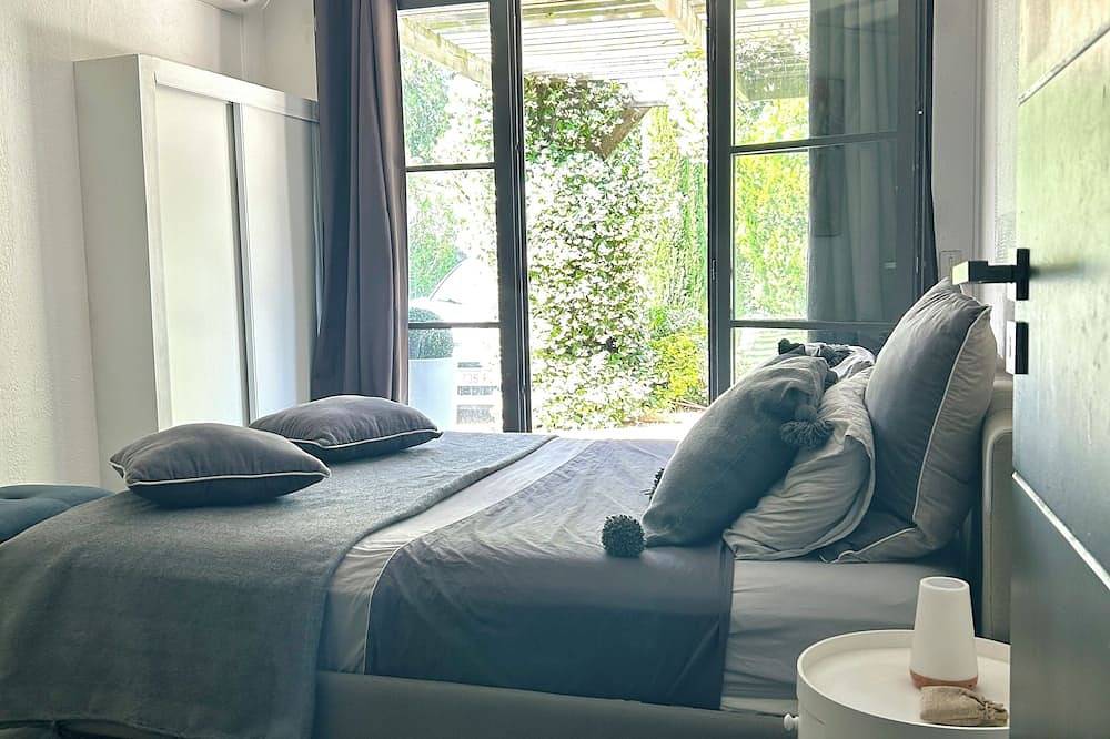 Air-conditioned villa with swimming pool Saint-Rémy de Provence in Maillane, Arles und Umgebung