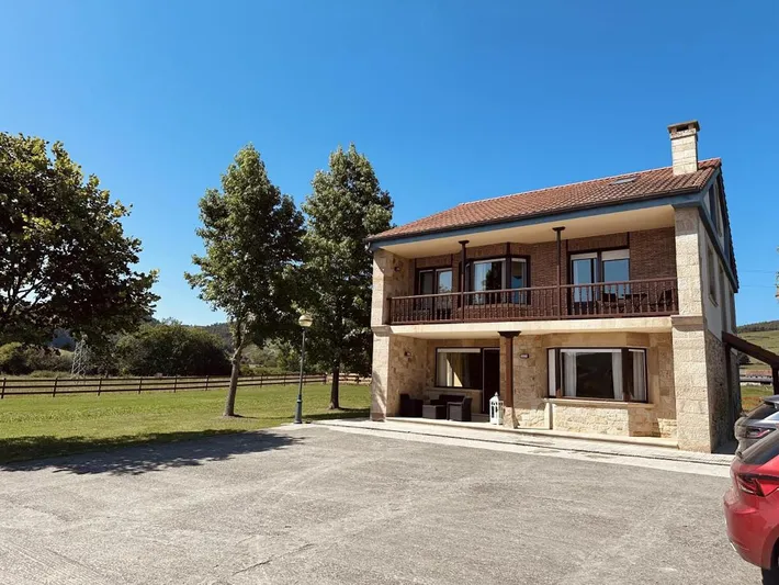 Casa de vacaciones para 12 personas, con jardín, Se admiten mascotas - 1