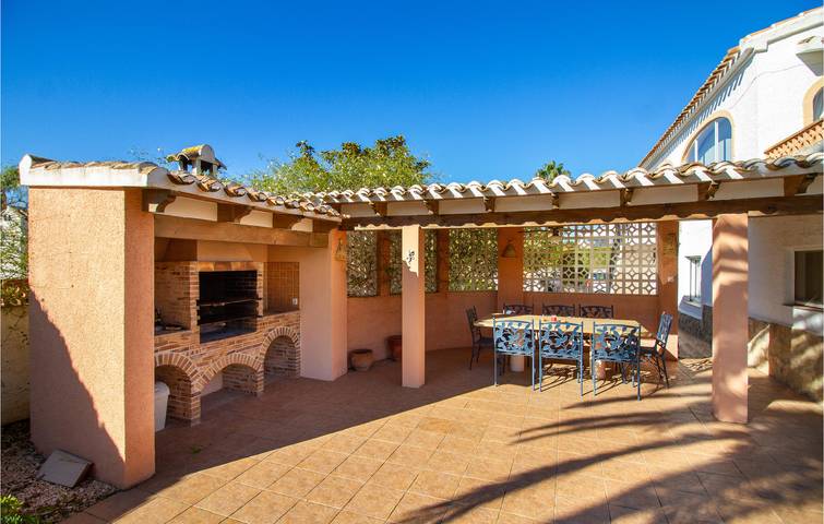 Apartamento vacacional entero, Apartamento con terraza junto a la piscina cerca de Metz in Jávea, Costa Blanca