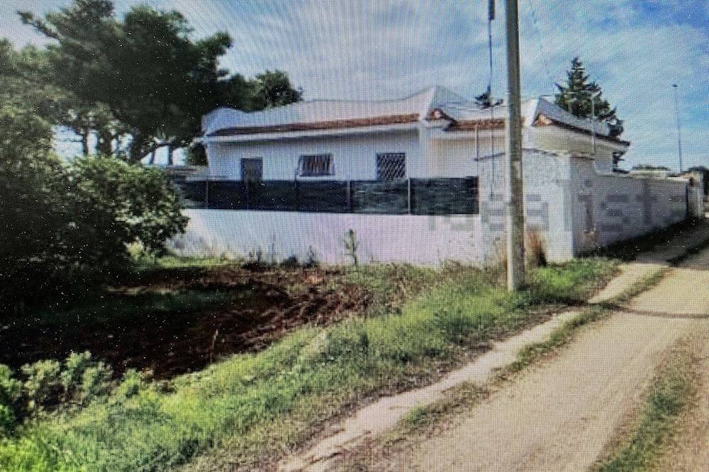 Villa a San Pietro in Bevagna in Specchiarica, Avetrana