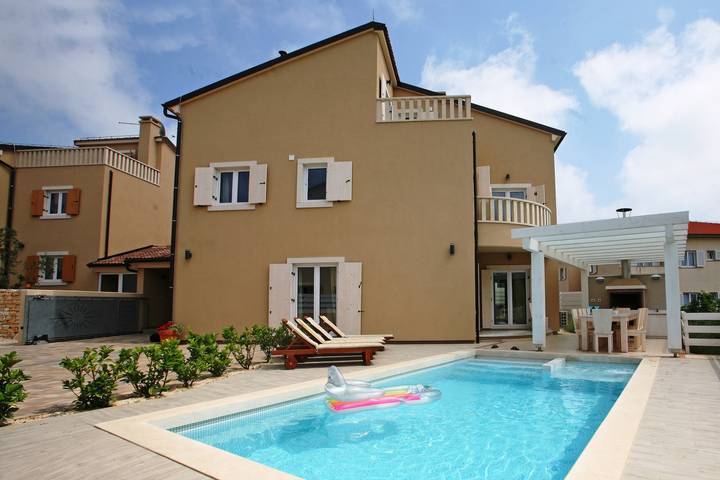 Villa für 16 Personen, mit Sauna und Meerblick in Premantura