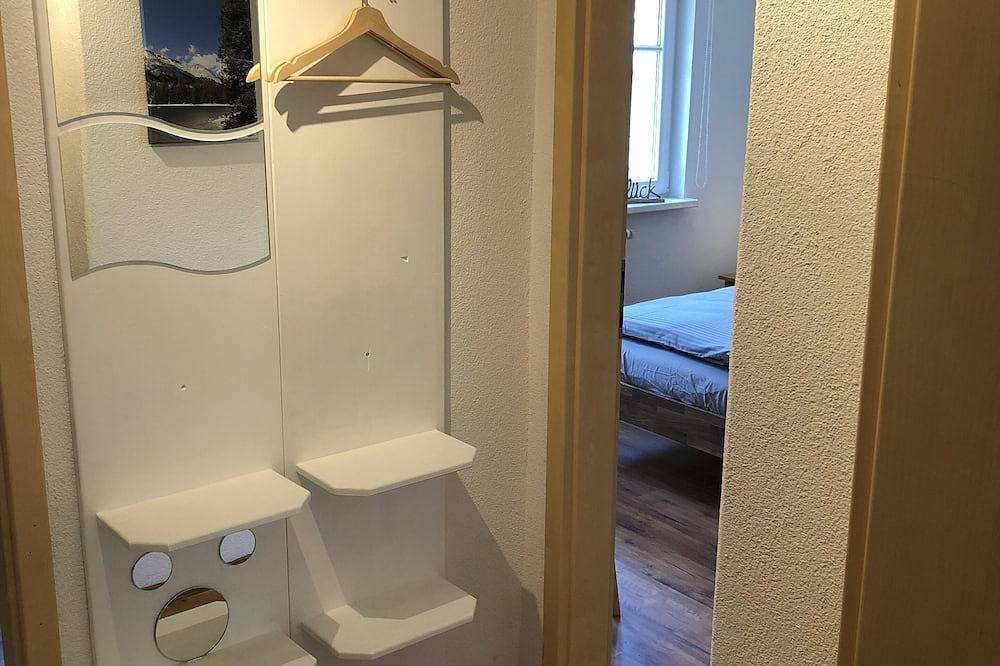 Ganze Wohnung, Modern möbl.  Fewo \"Wanderfalke\", zentral & ruhig, Säch. Schweiz, 55qm, Terrasse in Königstein, Elbsandsteingebirge